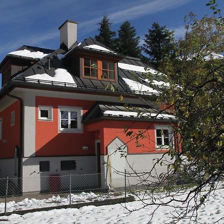 Villa Schnuck - Das Rote Ferienhaus Бад Гащайн Екстериор снимка