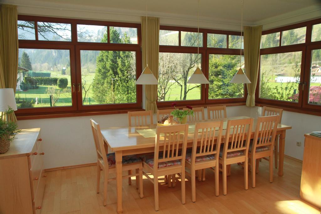Villa Schnuck - Das Rote Ferienhaus Бад Гащайн Екстериор снимка